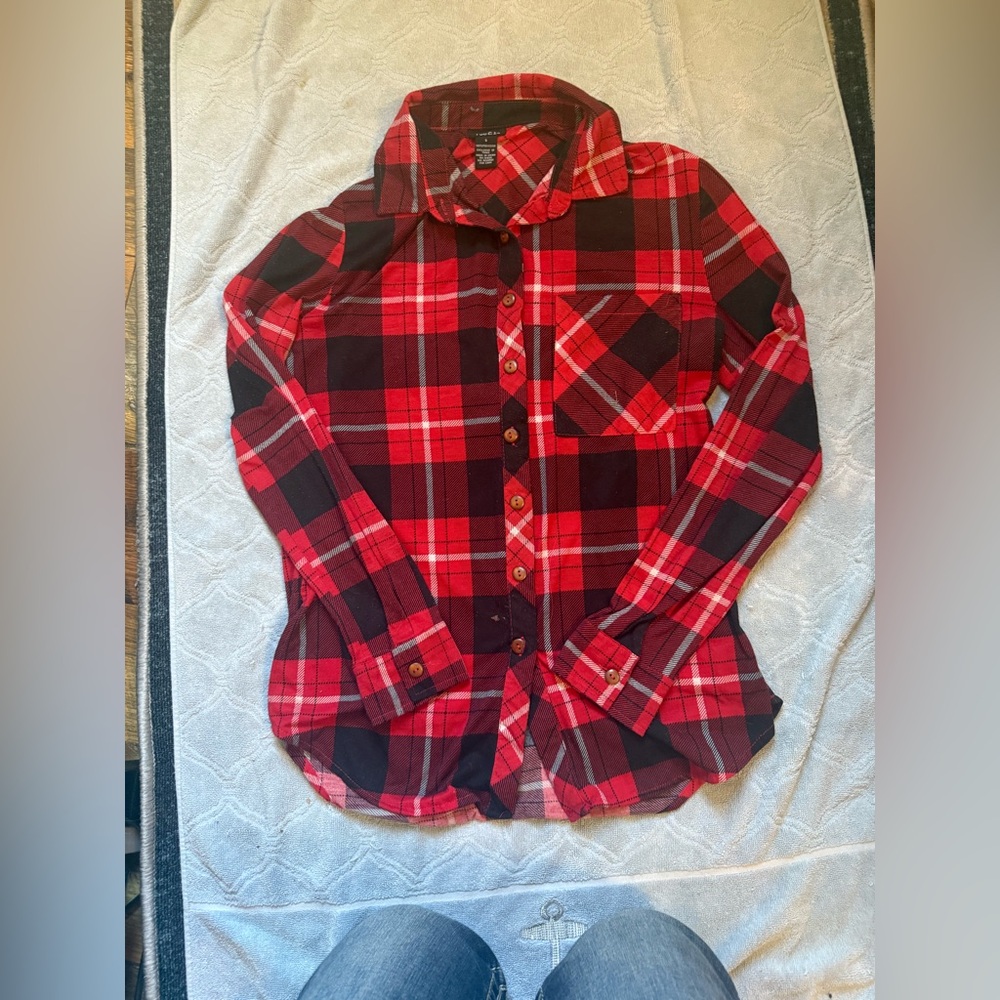 🤑Rue21 Flannel Size Small
